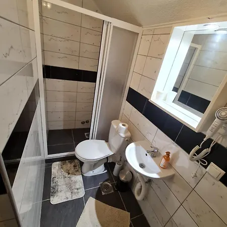 Hukic * トゥズラ