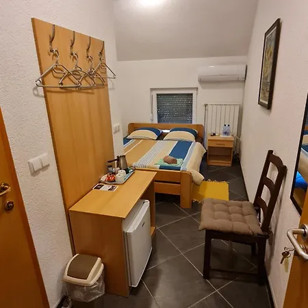 Hukic アパート トゥズラ