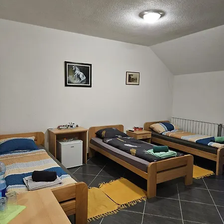 Hukic アパート *